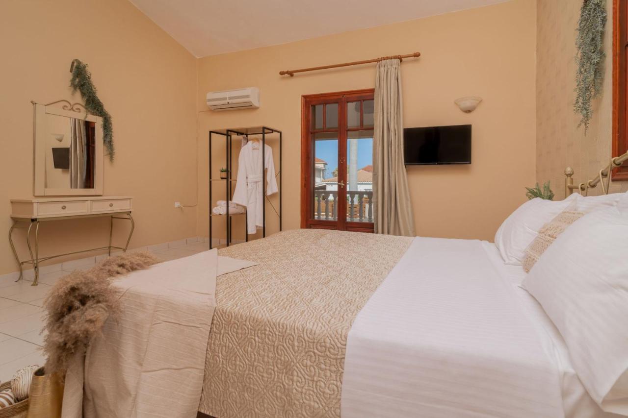 Sea Elegance Villa - On The Beach, By Zantewize Psarou  Экстерьер фото